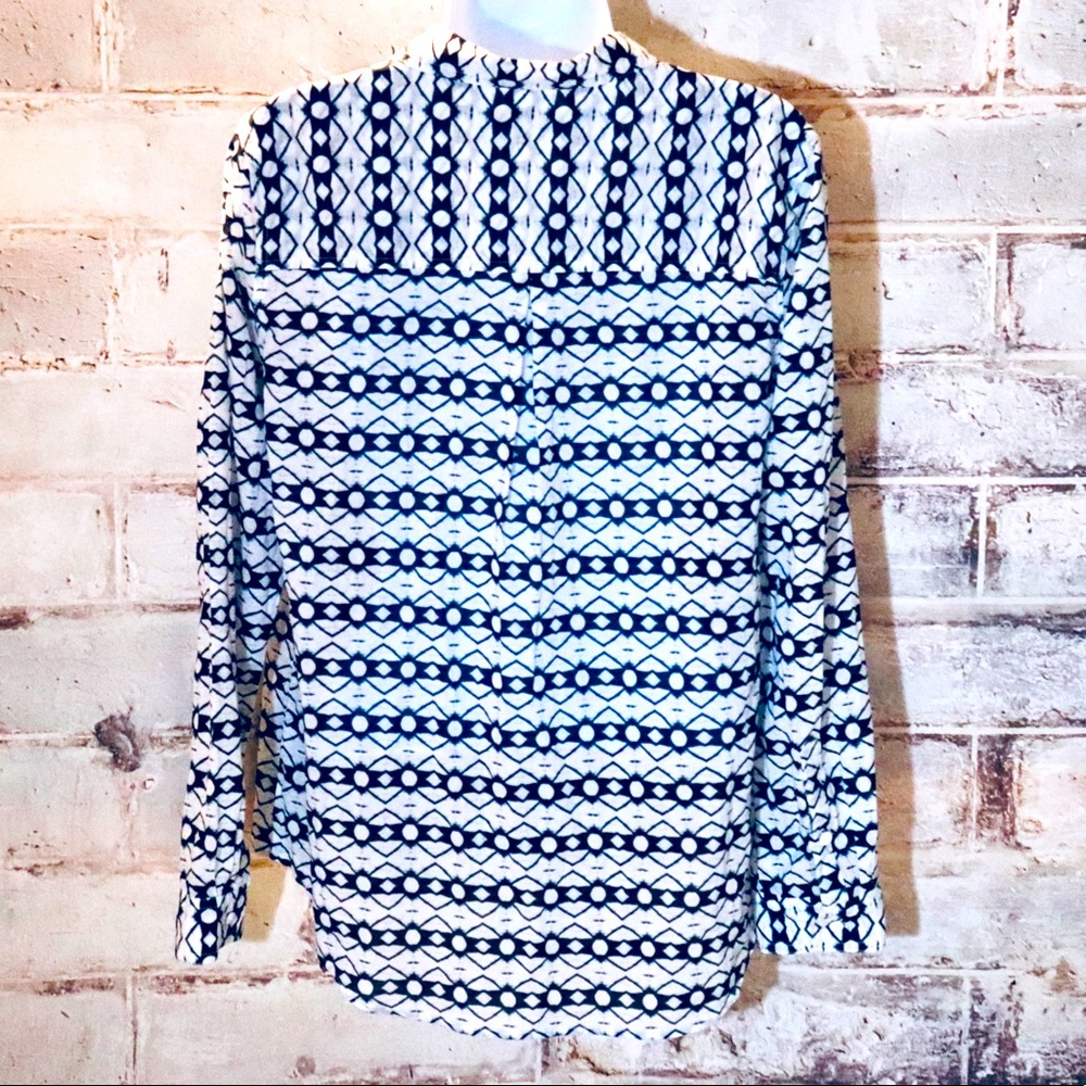 Hinge Button Down Shirt - Picture 4 of 10